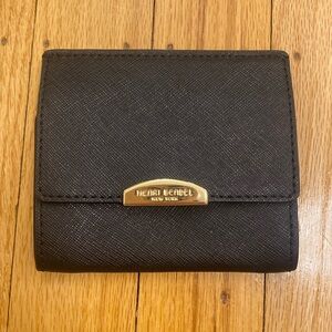 Henri Bendel black card holder